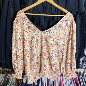 NWT flower top with low tie back by mime Britton xl